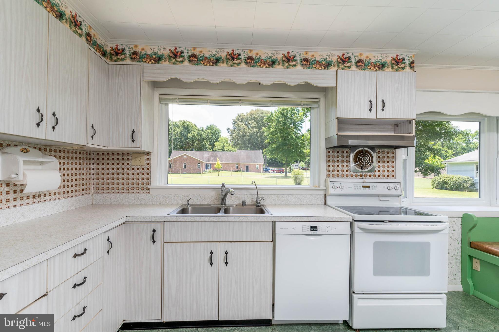 8515 New Cut Road Severn, MD 21144 - Photo 11 of 38 Kitchen (alt view)