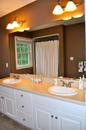 54 Thistle Road North Andover, MA 01845 - Photo 17 of 25 Gallery Image 17