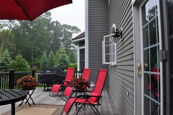 54 Thistle Road North Andover, MA 01845 - Photo 3 of 25 Gallery Image 3