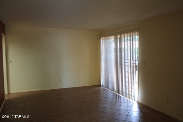 285 South Kolb Road, Unit 15 Tucson, AZ 85710 - Photo 4 of 18 Gallery Image 4