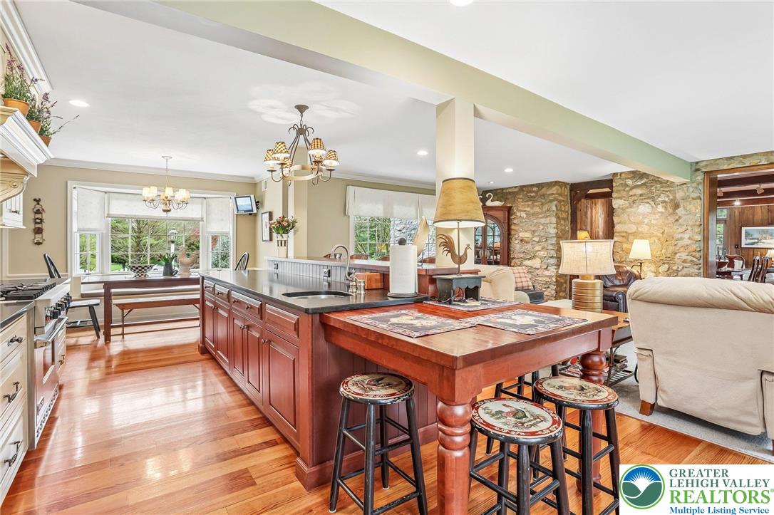 3811 Lilac Road Allentown, PA 18103 - Photo 29 of 74 Family room / Great room / Kitchen