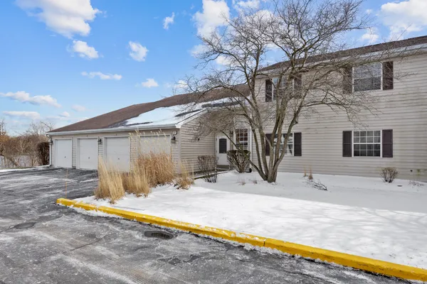 $1,650 | 21 North Park Boulevard, Unit B, Streamwood, IL 60107