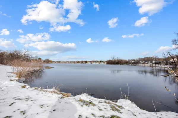 $1,650 | 21 North Park Boulevard, Unit B, Streamwood, IL 60107