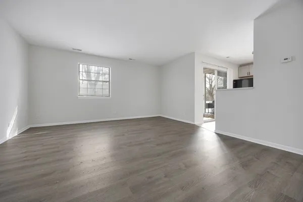 $1,650 | 21 North Park Boulevard, Unit B, Streamwood, IL 60107