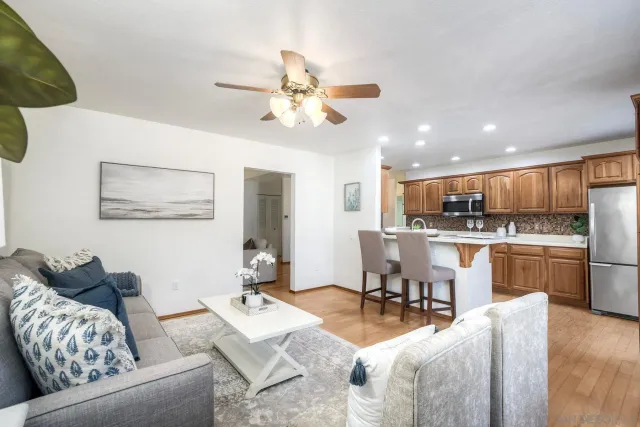 $1,089,000 | 12960 Calle De Las Rosas, San Diego, CA 92129