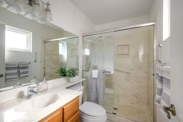 $1,089,000 | 12960 Calle De Las Rosas, San Diego, CA 92129