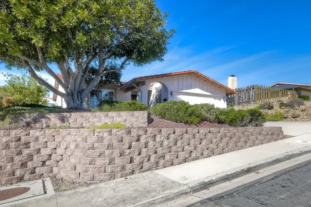 $1,089,000 | 12960 Calle De Las Rosas, San Diego, CA 92129