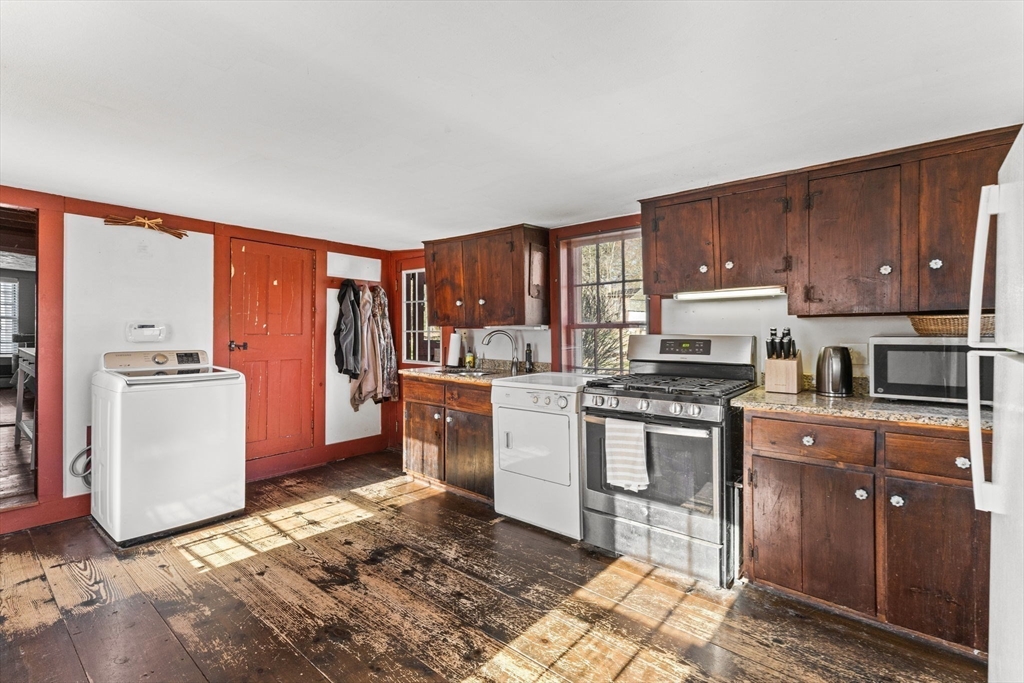 76 Parsonage Road Plympton, MA 02367 - Photo 5 of 31