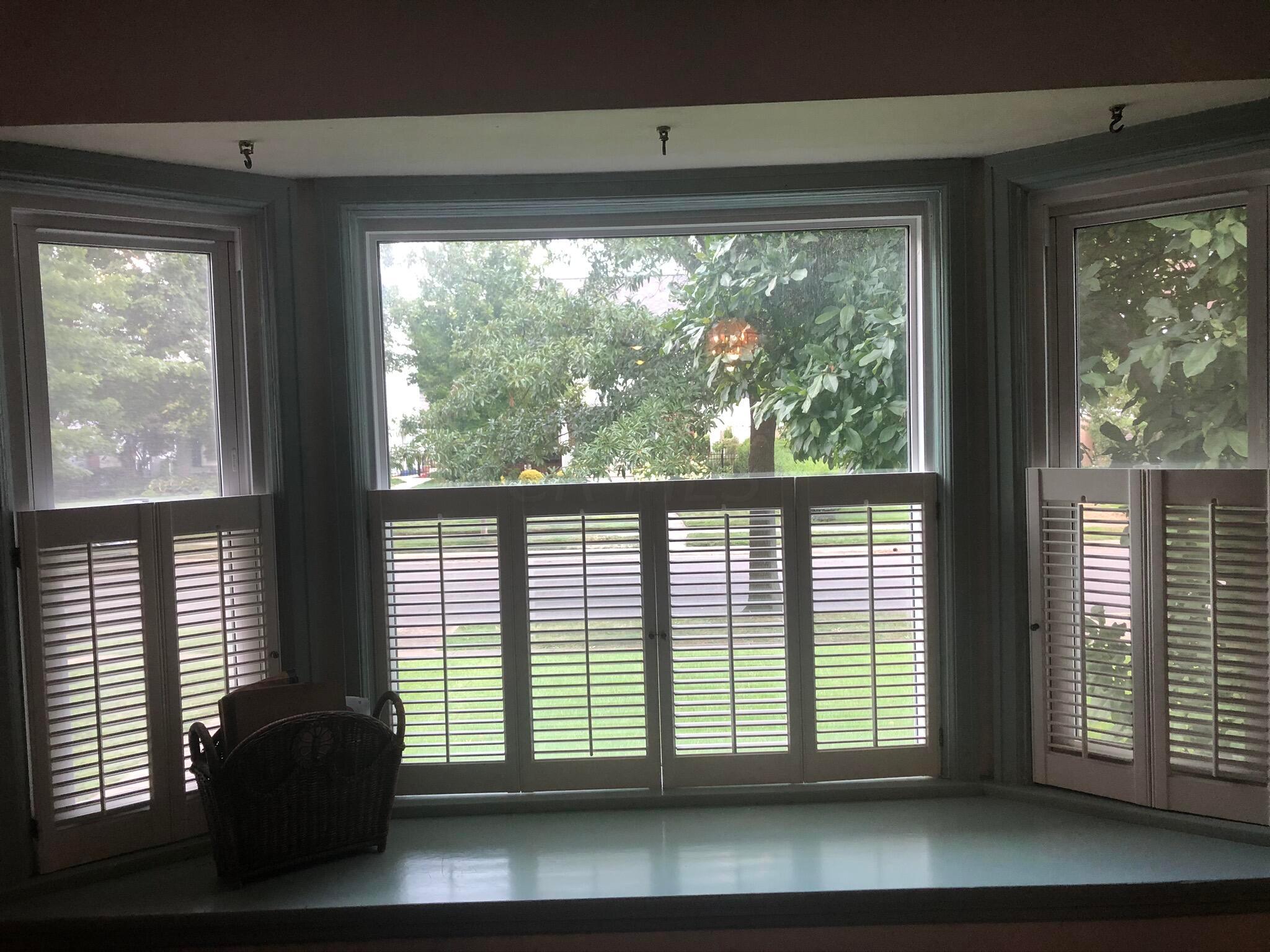 939 Vernon Road Columbus, OH 43209 - Photo 3 of 20 living room bay window