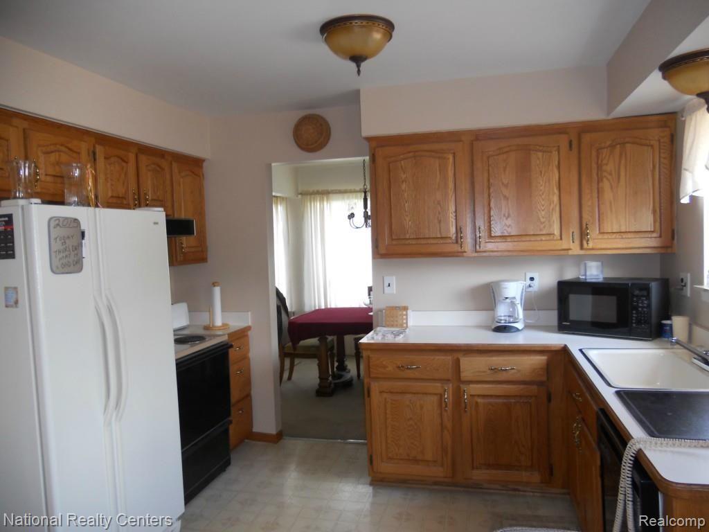 1626 Ranier Street Canton, MI 48187 - Photo 11 of 24