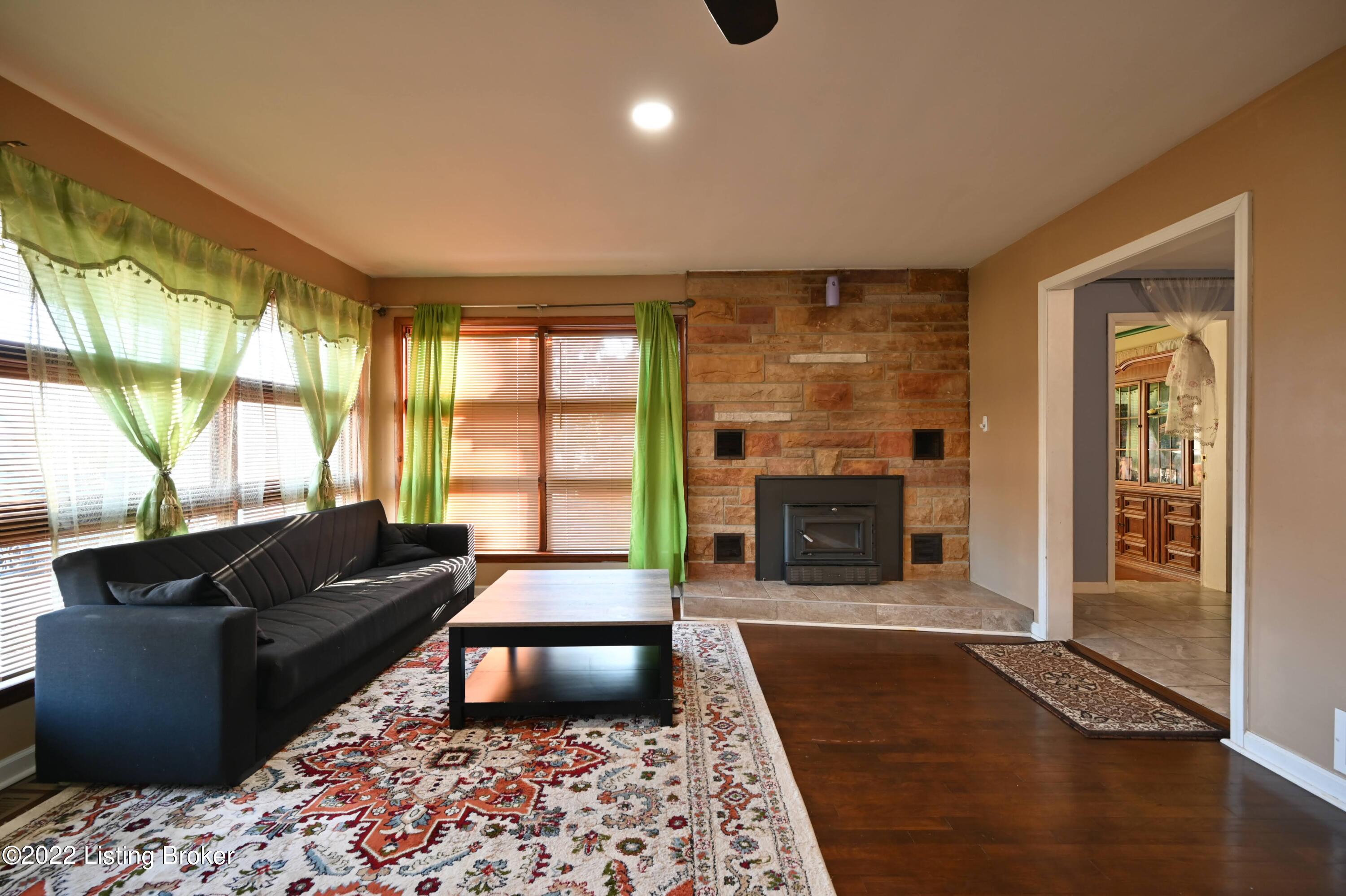 7114 Manslick Road Louisville, KY 40214 - Photo 7 of 37 DSC_0085