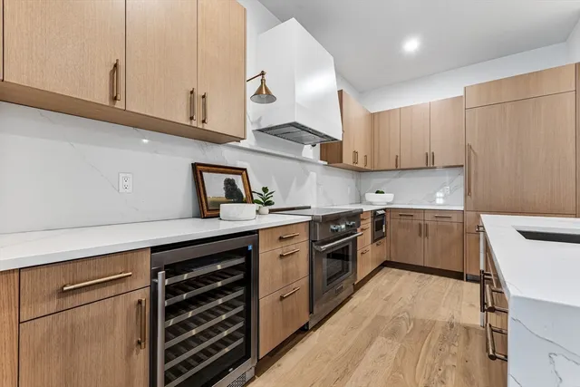 $1,090,000 | 1114 Beacon Street, Unit 203, Newton, MA 02461