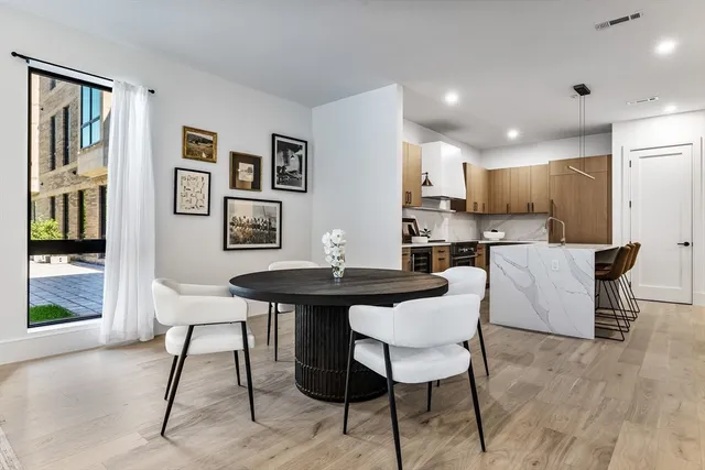 $1,090,000 | 1114 Beacon Street, Unit 203, Newton, MA 02461