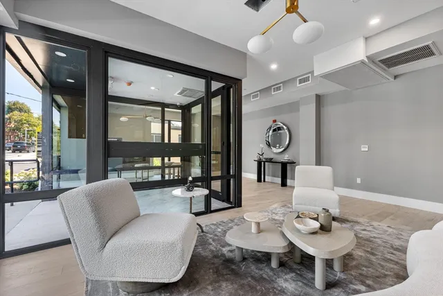 $1,090,000 | 1114 Beacon Street, Unit 203, Newton, MA 02461