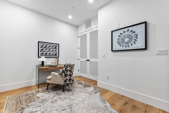 $1,090,000 | 1114 Beacon Street, Unit 203, Newton, MA 02461