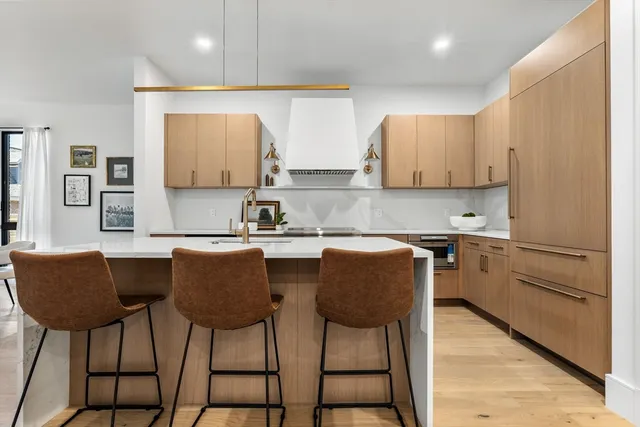 $1,090,000 | 1114 Beacon Street, Unit 203, Newton, MA 02461