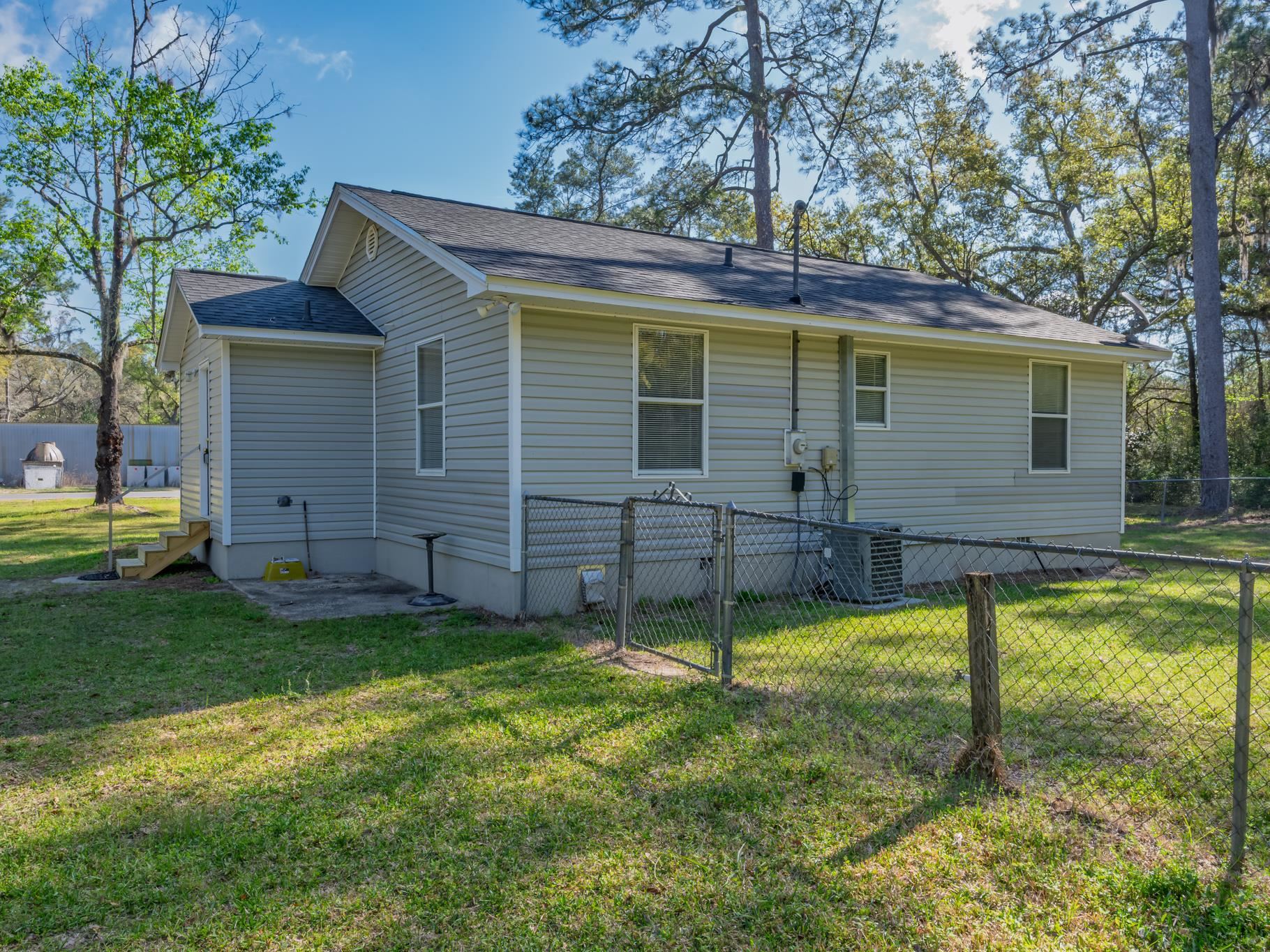 881 Arran Road Crawfordville, FL 32327 - Photo 3 of 16