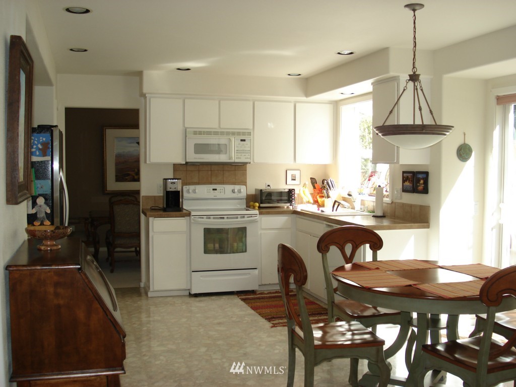 3106 200th Place Southeast Bothell, WA 98012 - Photo 4 of 11