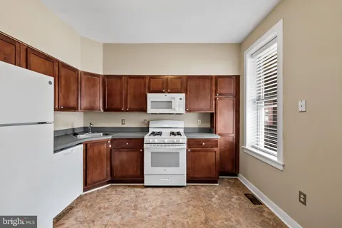 $185,000 | 19 North E Avenue, Baltimore, MD 21224
