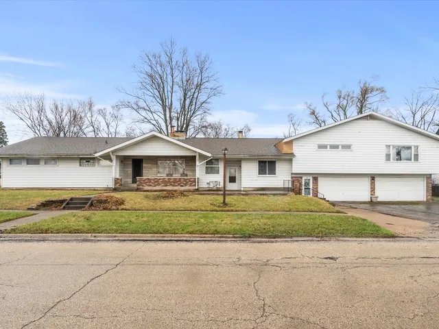 $269,000 | 704 West McKinley Street, Harvard, IL 60033