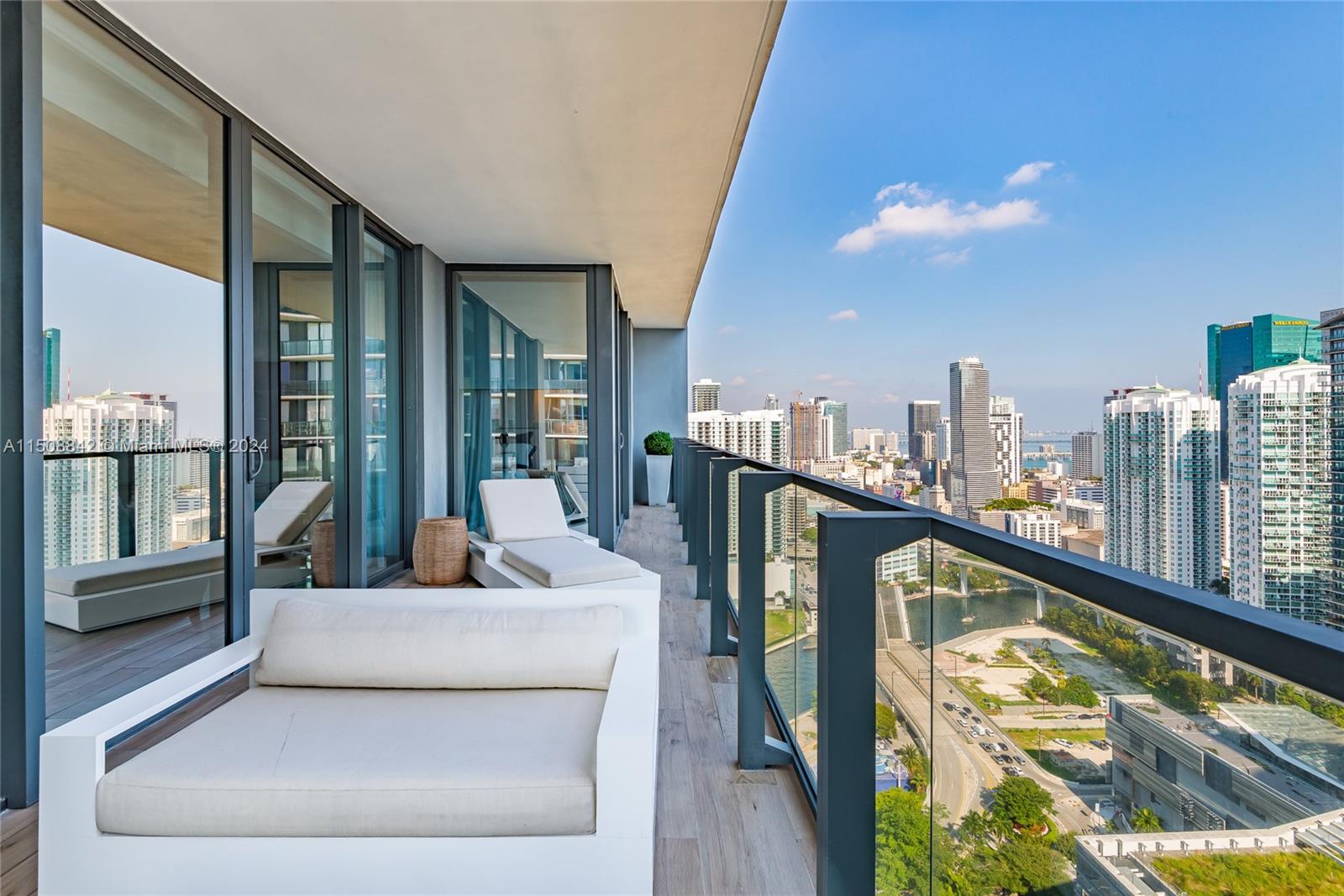 88 Southwest 7th Street, Unit 3301 Miami, FL 33130 - Photo 36 of 54 a living room with furniture