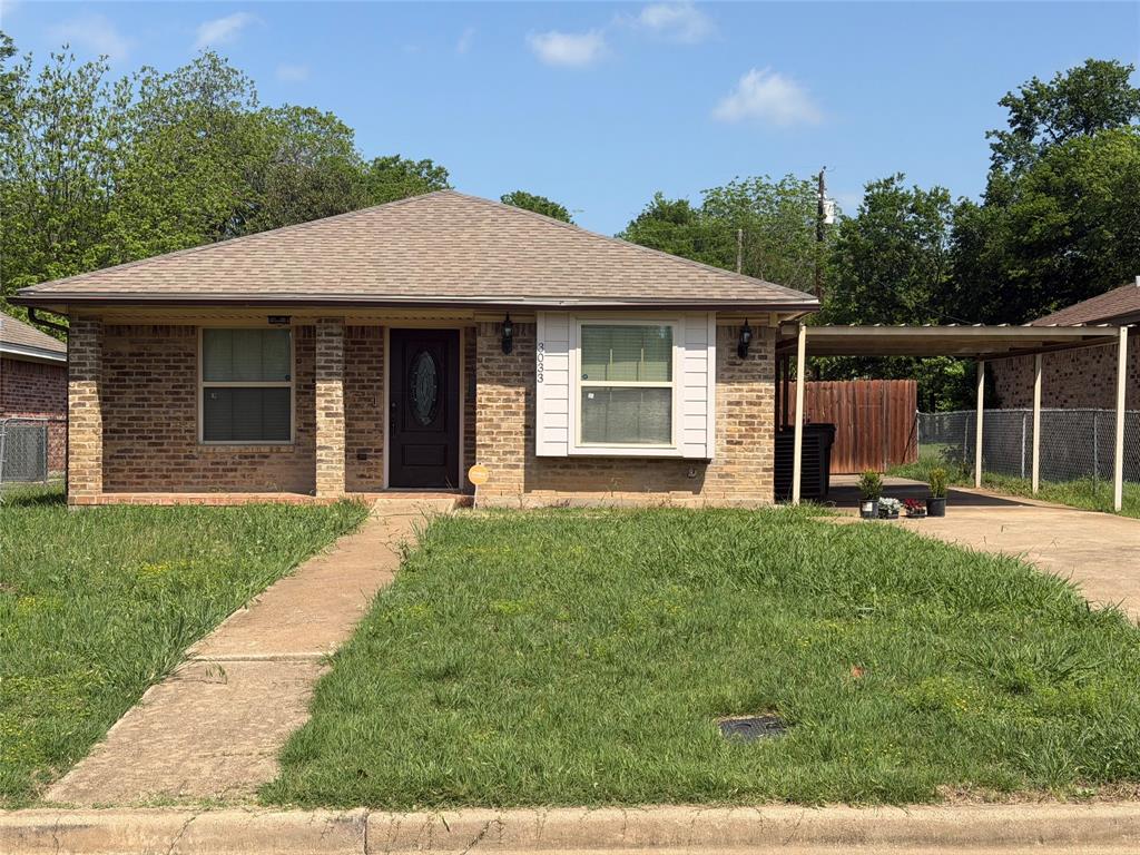 a view of a house with backyard porch and garden