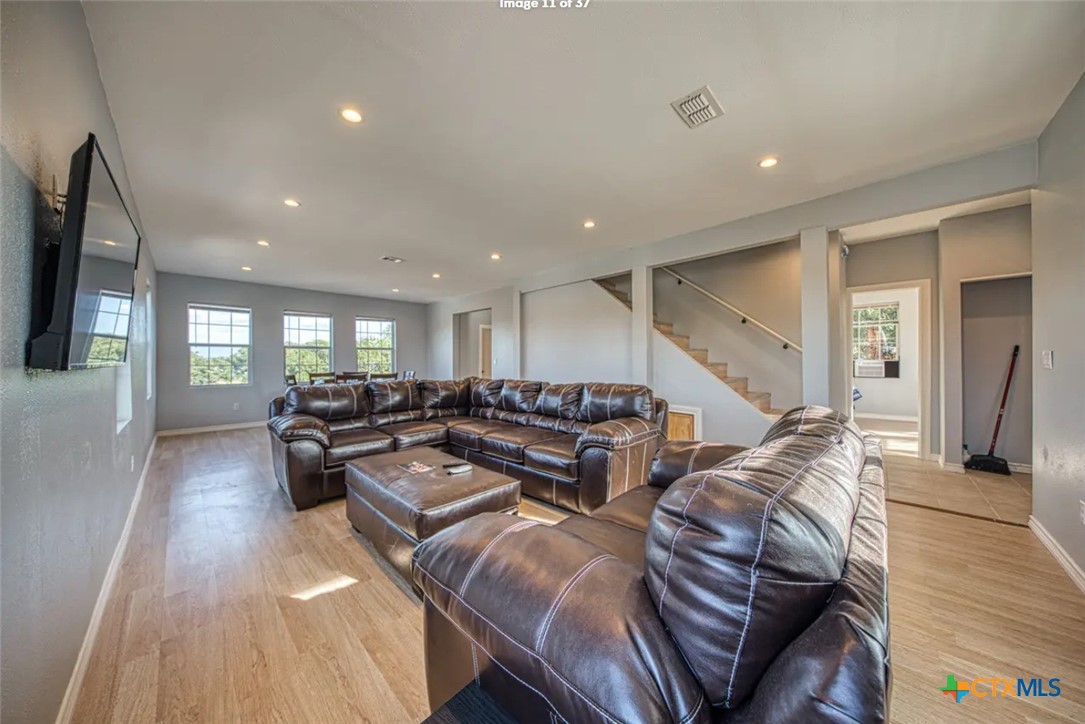 729 Clay Ridge Canyon Lake, TX 78133 - Photo 3 of 13 a living room with furniture