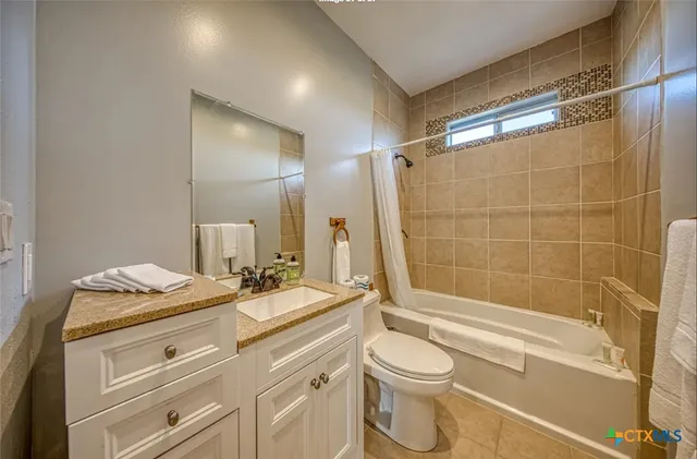 $2,800 | 729 Clay Ridge, Canyon Lake, TX 78133