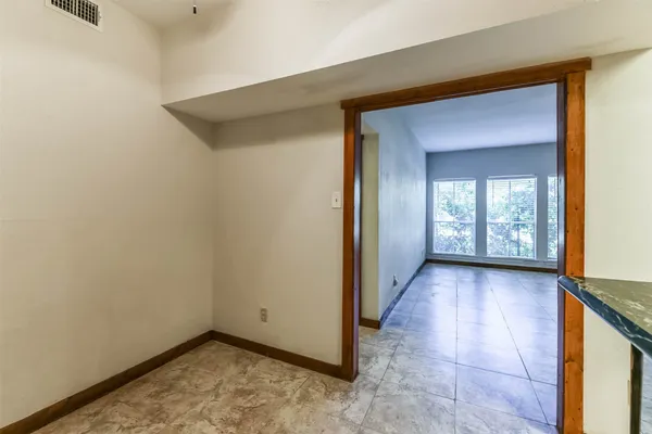 $1,095 | 2100 Tanglewilde Street, Unit 637, Houston, TX 77063