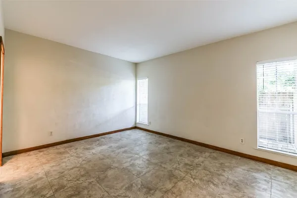 $1,095 | 2100 Tanglewilde Street, Unit 637, Houston, TX 77063