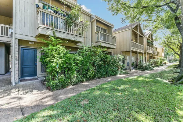 $1,095 | 2100 Tanglewilde Street, Unit 637, Houston, TX 77063
