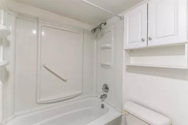 $1,095 | 2100 Tanglewilde Street, Unit 637, Houston, TX 77063