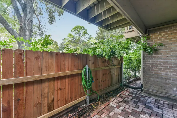 $1,095 | 2100 Tanglewilde Street, Unit 637, Houston, TX 77063