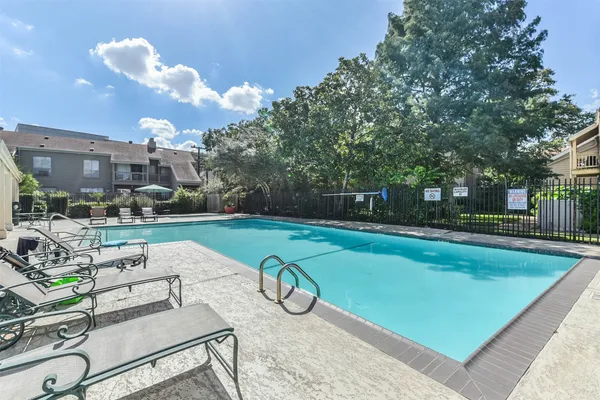 $1,095 | 2100 Tanglewilde Street, Unit 637, Houston, TX 77063