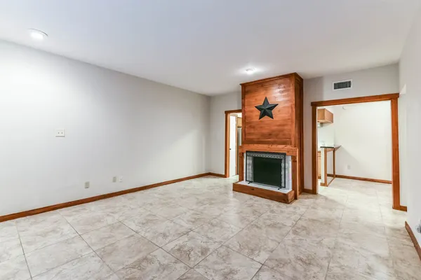 $1,095 | 2100 Tanglewilde Street, Unit 637, Houston, TX 77063