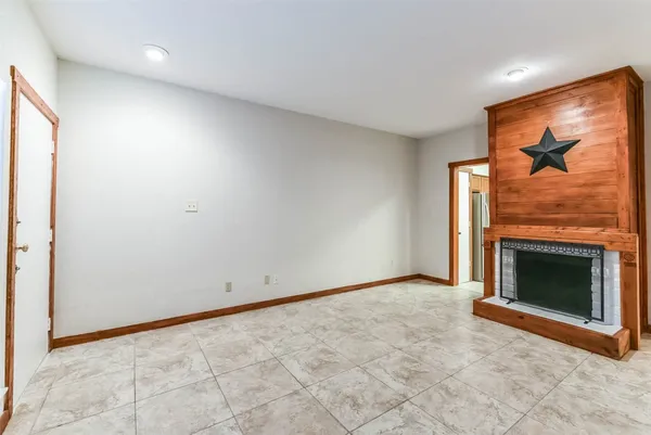 $1,095 | 2100 Tanglewilde Street, Unit 637, Houston, TX 77063