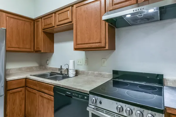 $1,095 | 2100 Tanglewilde Street, Unit 637, Houston, TX 77063