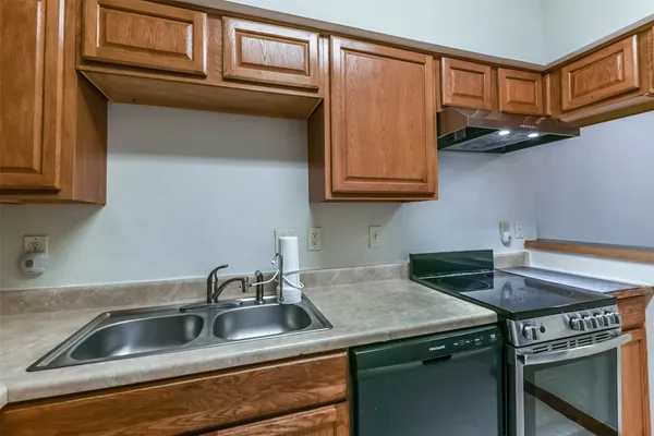 $1,095 | 2100 Tanglewilde Street, Unit 637, Houston, TX 77063