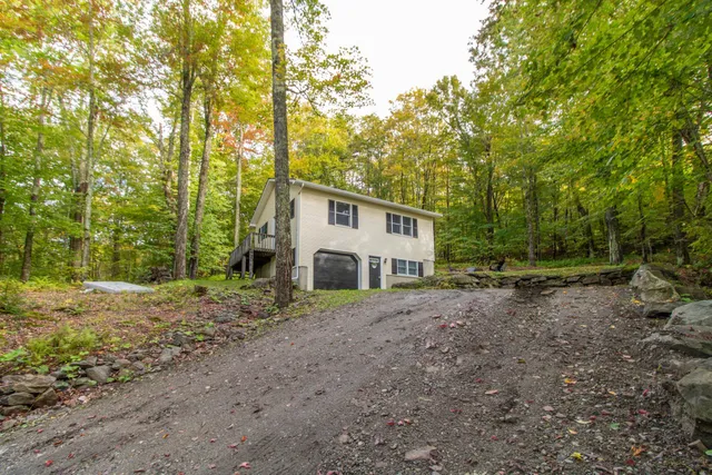 $349,900 | 670 Wayeeses Shore Rd Morgan Road, West Charleston, VT 05872