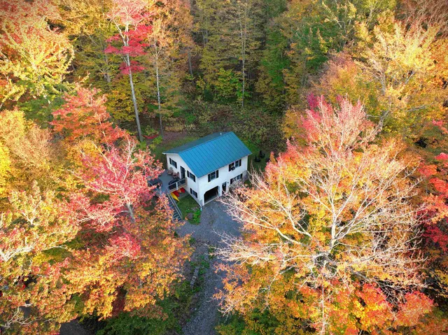 $349,900 | 670 Wayeeses Shore Rd Morgan Road, West Charleston, VT 05872