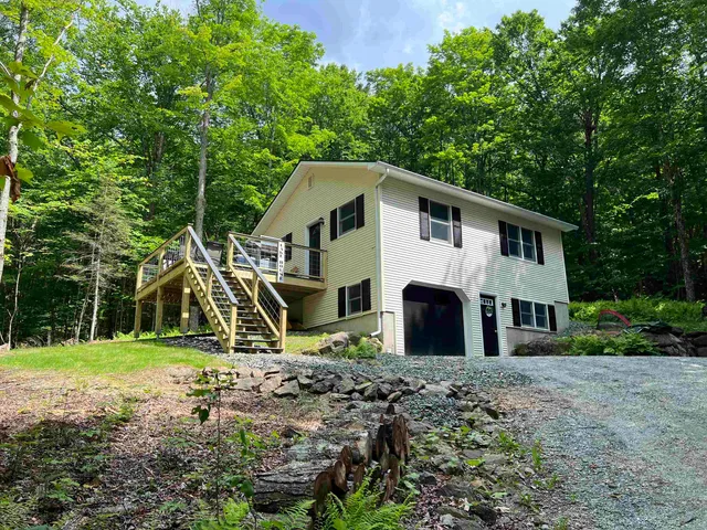 $349,900 | 670 Wayeeses Shore Rd Morgan Road, West Charleston, VT 05872