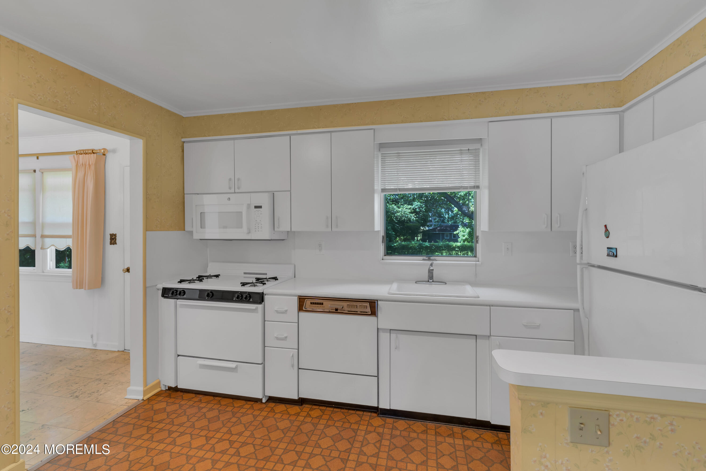 23 Hilltop Road West Long Branch, NJ 07764 - Photo 11 of 33 015_dsc09224_610