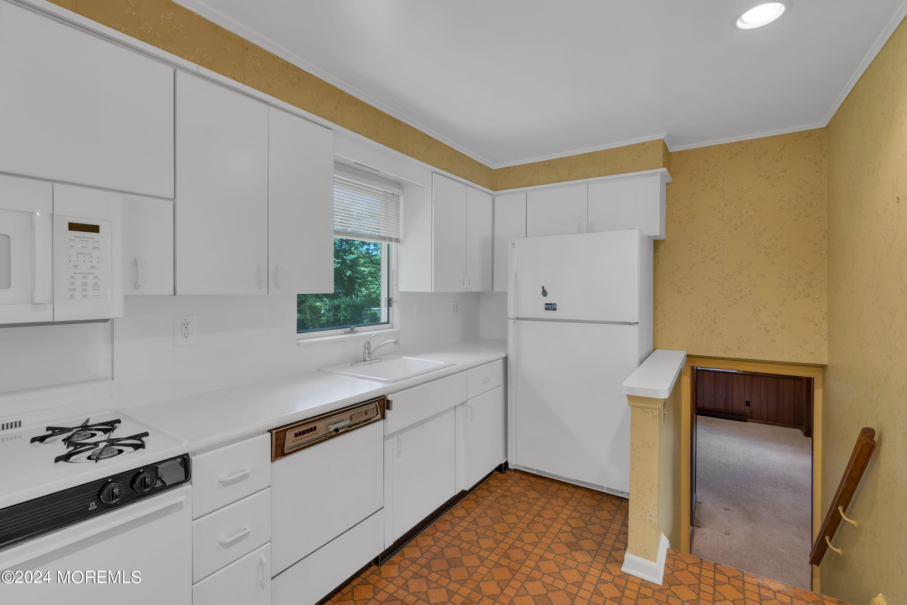 23 Hilltop Road West Long Branch, NJ 07764 - Photo 12 of 33 016_dsc09234_8