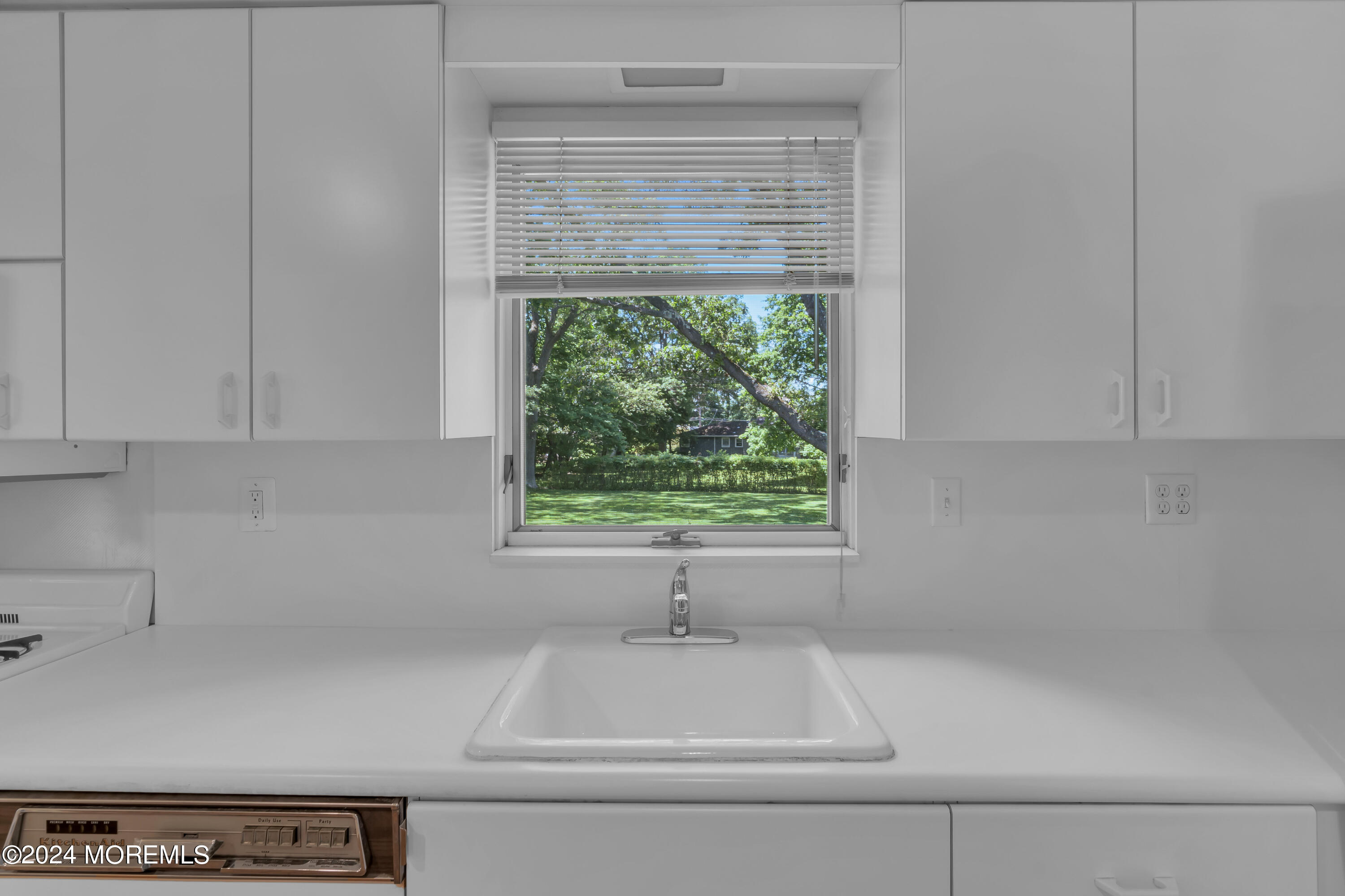 23 Hilltop Road West Long Branch, NJ 07764 - Photo 13 of 33 014_dsc09209_537