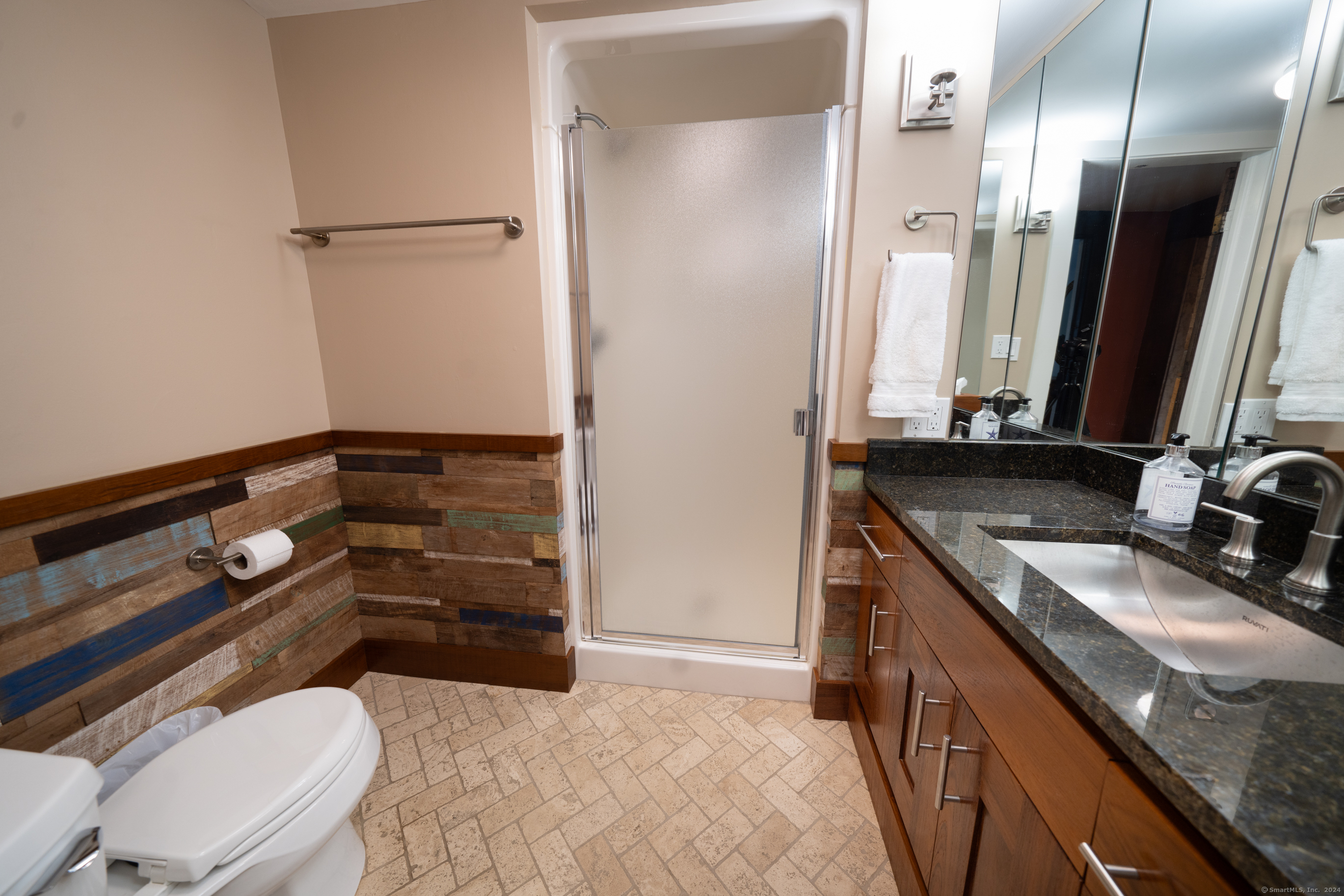 5 Shore Drive Branford, CT 06405 - Photo 23 of 31