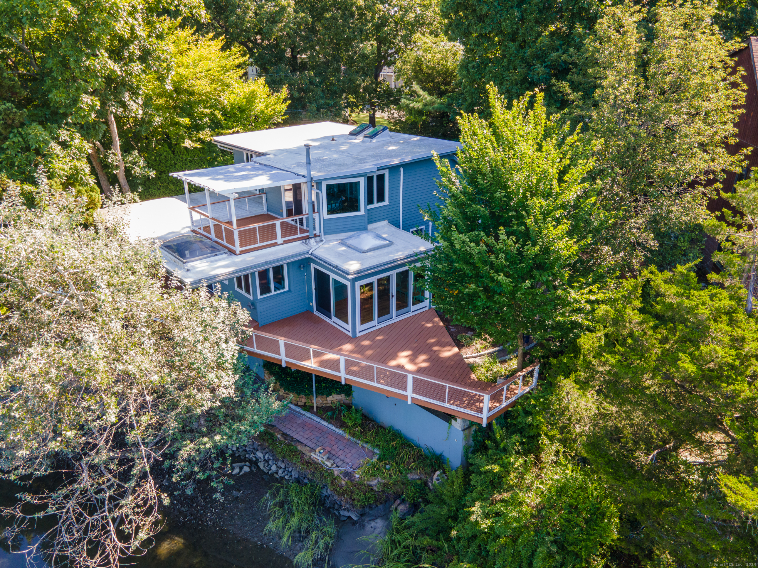 5 Shore Drive Branford, CT 06405 - Photo 4 of 31