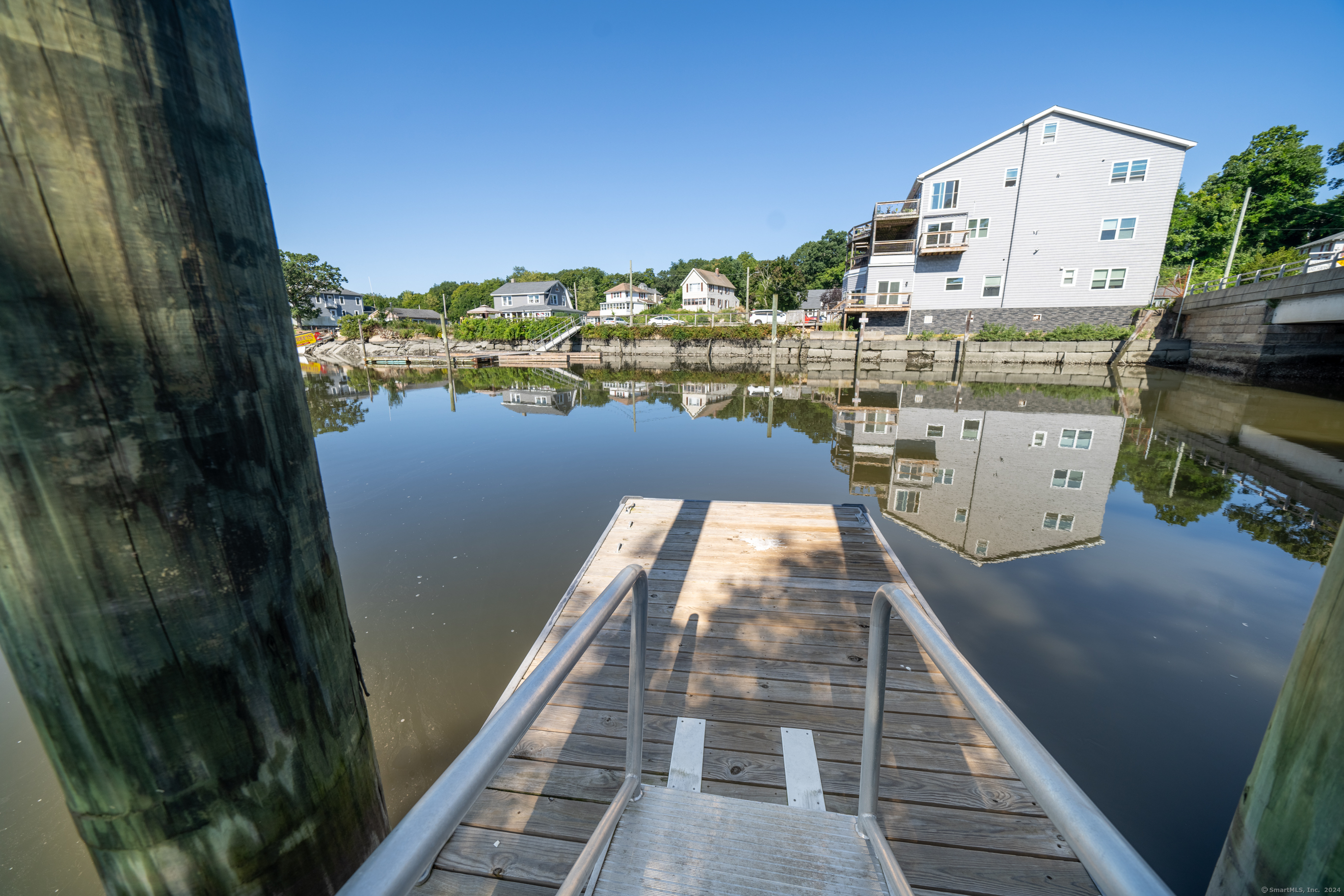 5 Shore Drive Branford, CT 06405 - Photo 7 of 31