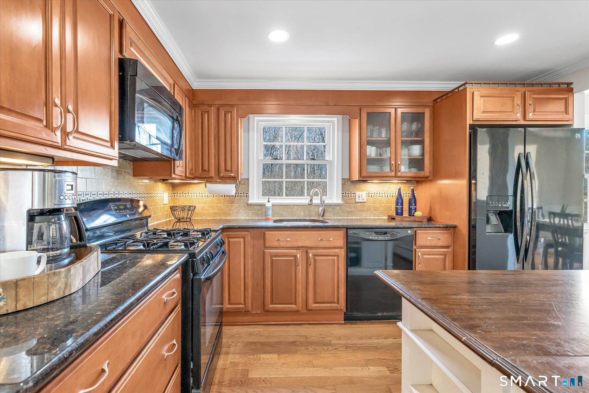 36 Greenbrier Road Trumbull, CT 06611 - Photo 15 of 40