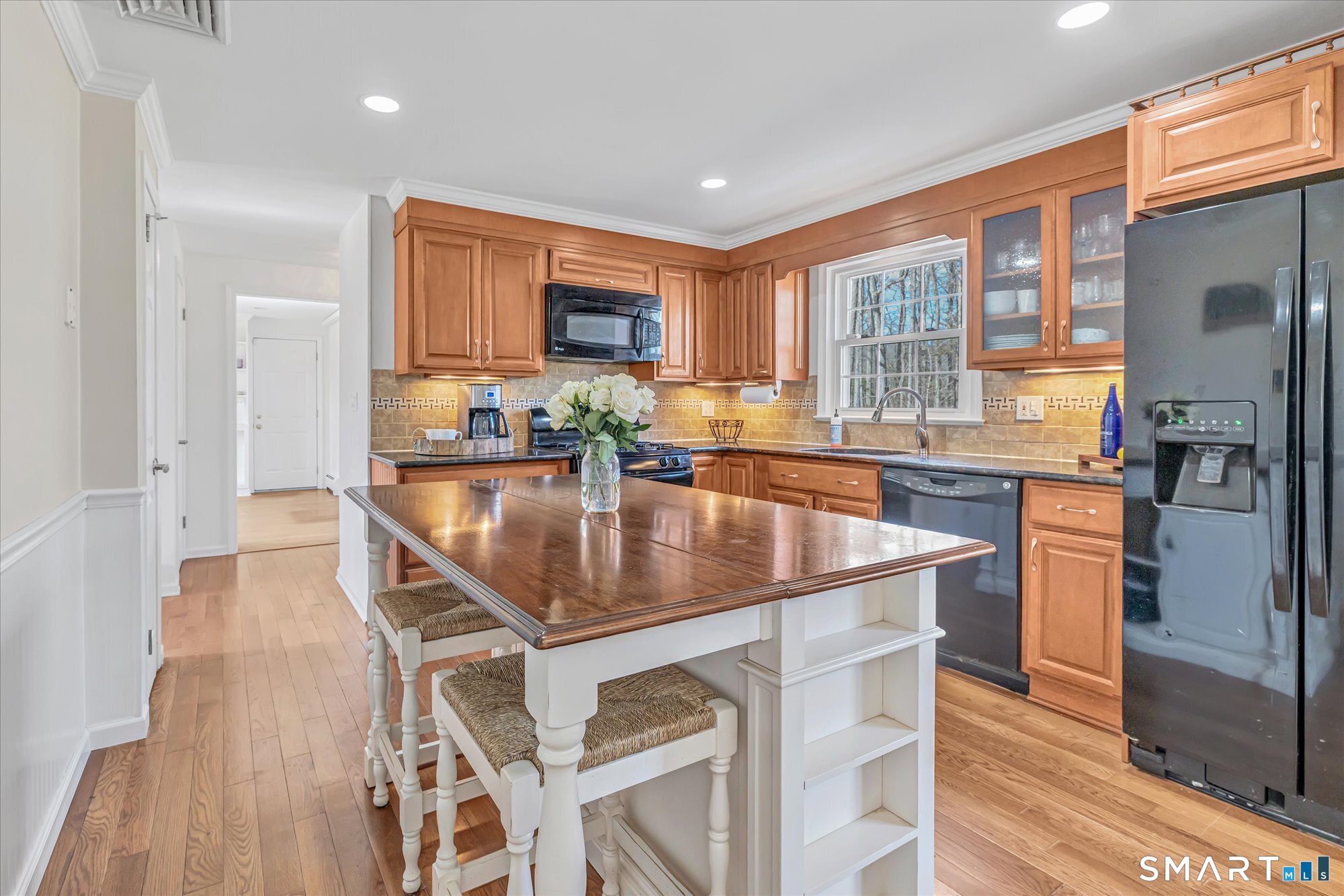 36 Greenbrier Road Trumbull, CT 06611 - Photo 16 of 40