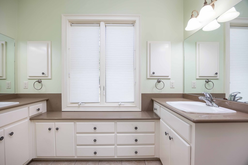 8017 Innisbrook Court Columbus, GA 31909 - Photo 25 of 76 Master bathroom 1